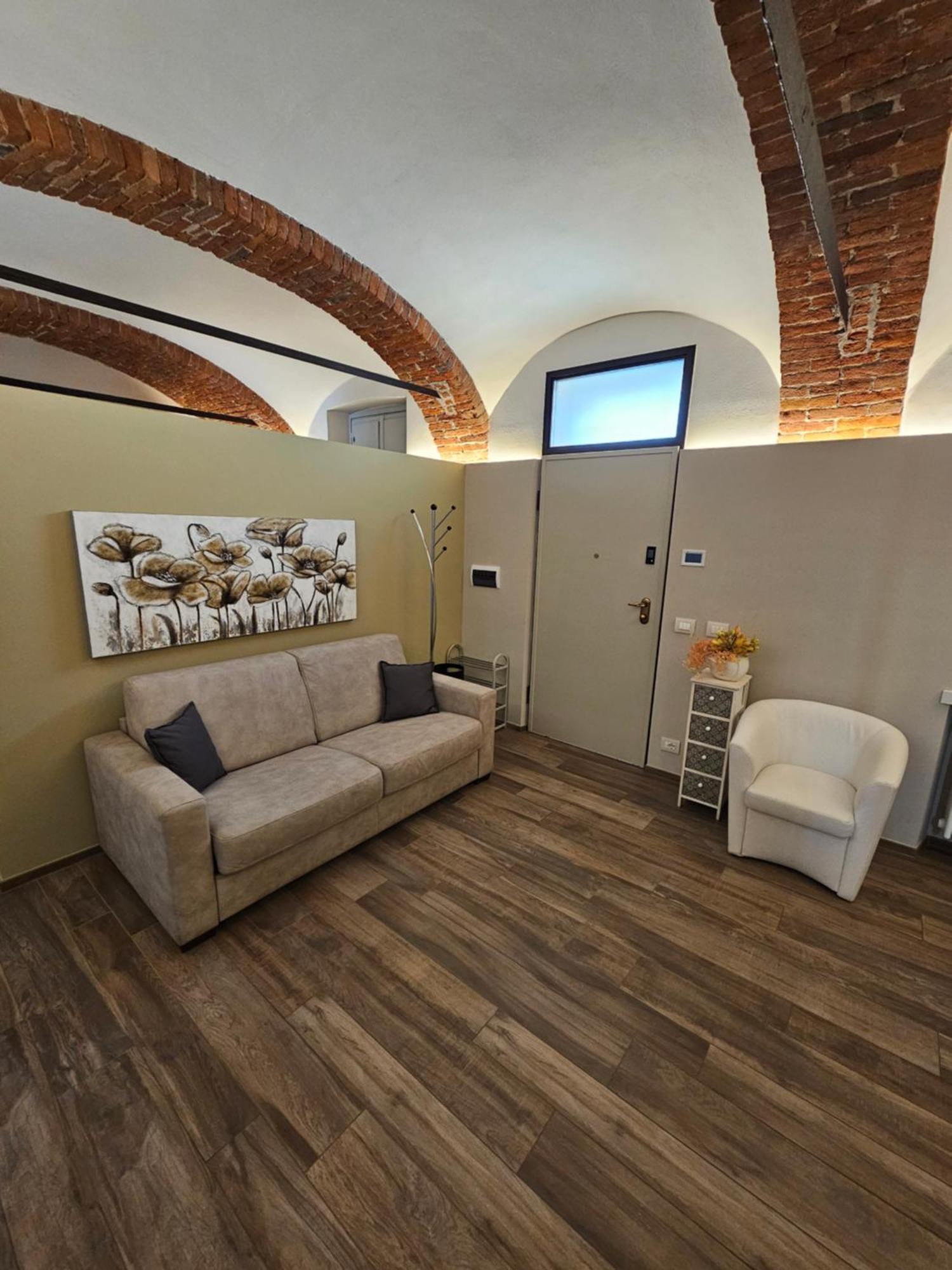 Apartamento Bilocale In Centro Storico! Alba  Exterior foto