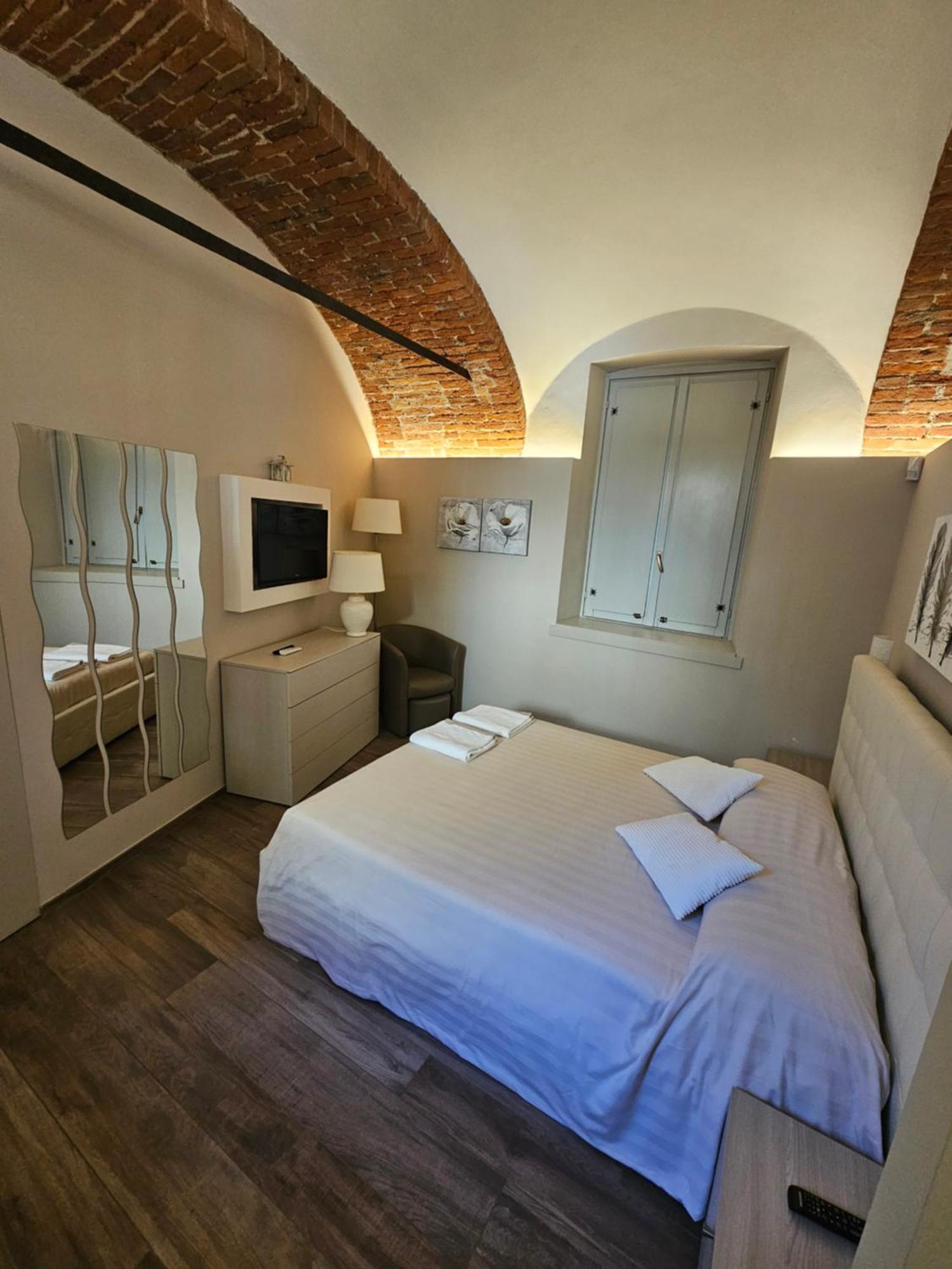 Apartamento Bilocale In Centro Storico! Alba  Exterior foto